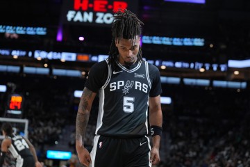 Leyu Sports Sing in-Lowe：我太喜欢卡斯尔了 若我有球队我愿意出6个首轮签换他